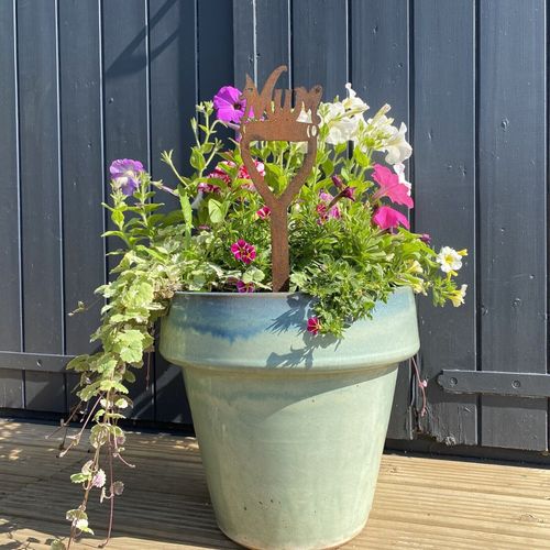 Charming Mum on a Spade Garden Sign - Perfect Home & Garden Gift